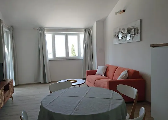 Irena Apartman *