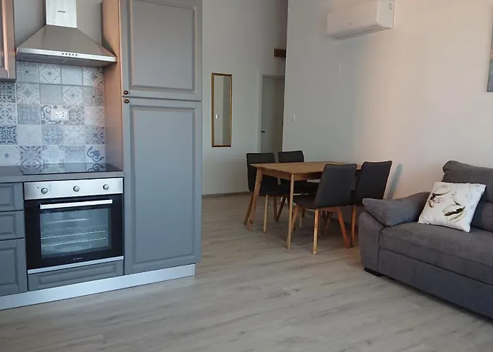 Irena Apartman