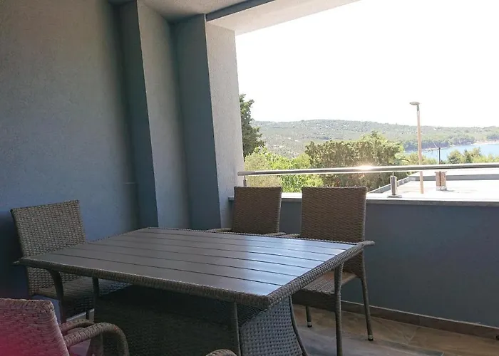 Irena Apartman *